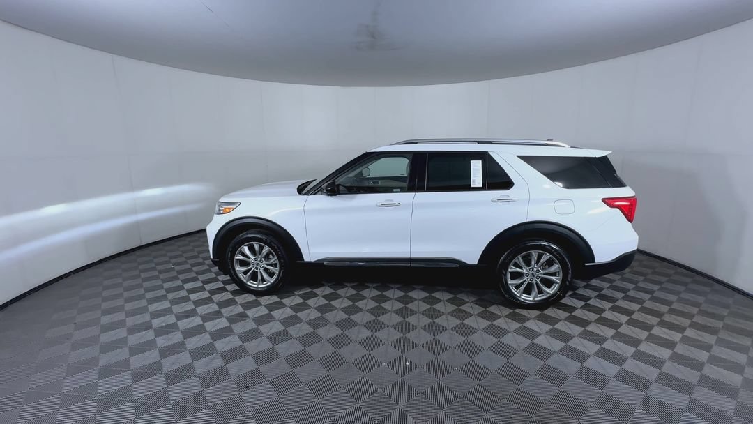 Used 2023 White Ford Limited image 6