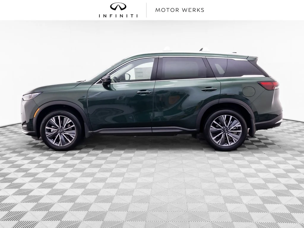 New 2027 DEEP EMERALD INFINITI Luxe AWD image 2