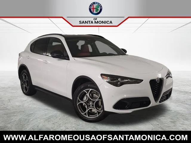 2025 Alfa Romeo Stelvio Stelvio AWD's photo