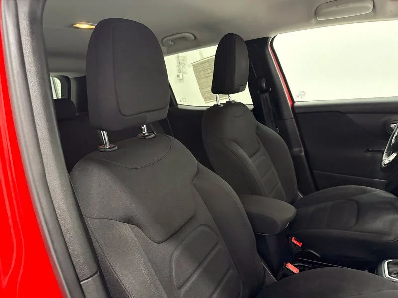 Used 2018 Red Jeep Latitude image 13