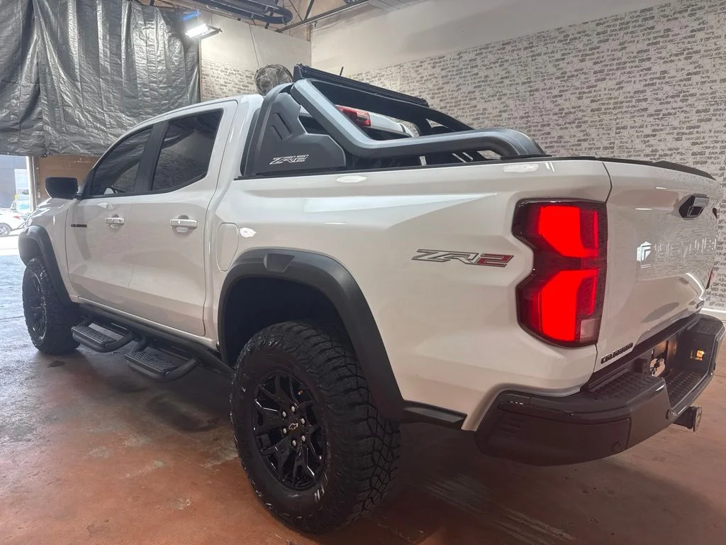 Used 2025 Summit White Chevrolet ZR2 image 5