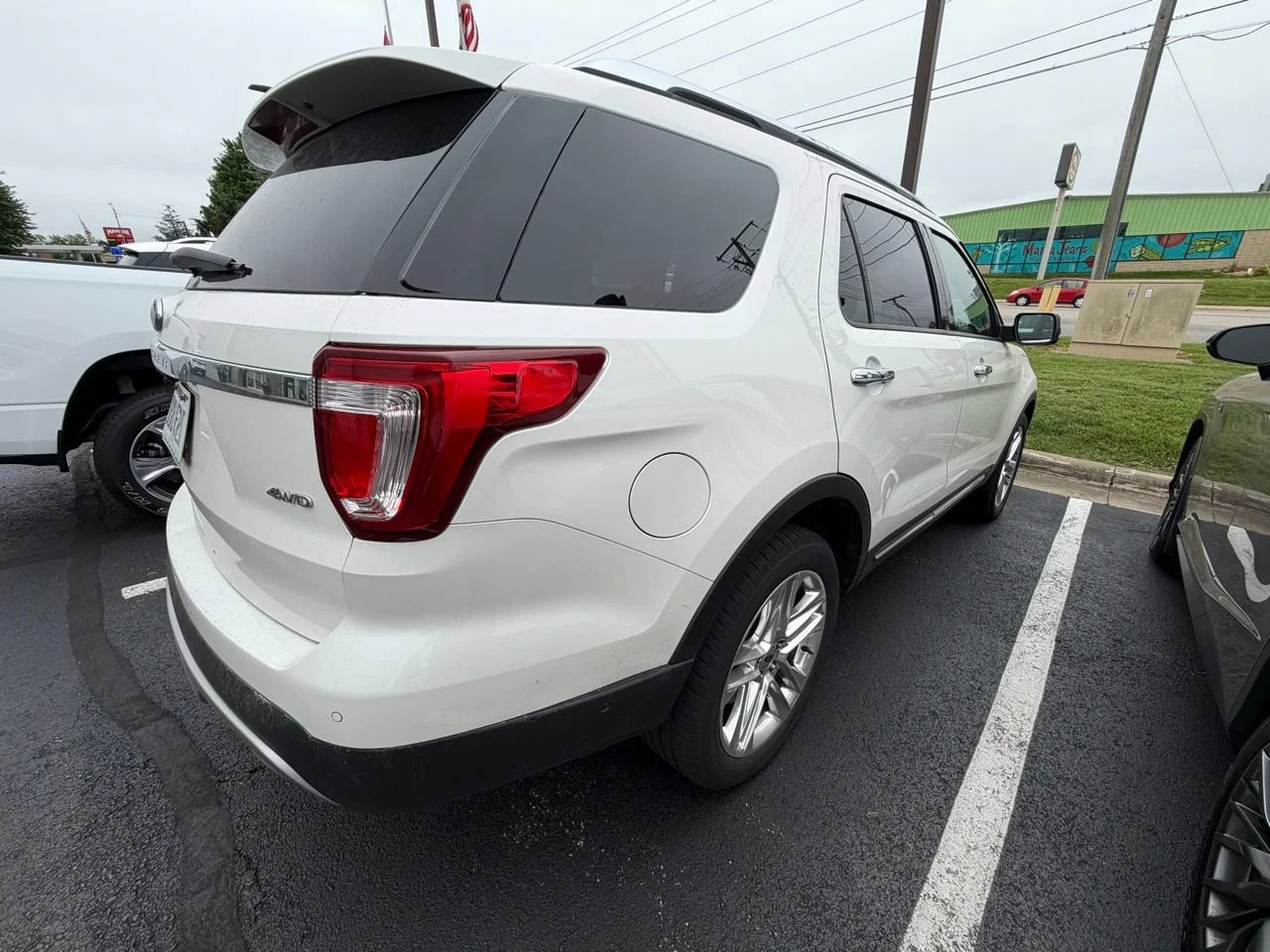 Used 2017 White Platinum Tri-Coat Ford  image 3