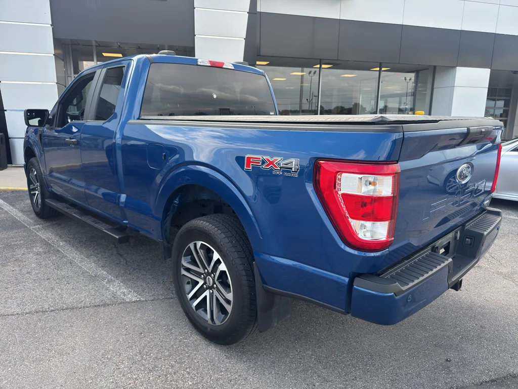 Used 2023 Atlas Blue Metallic Ford XL image 8