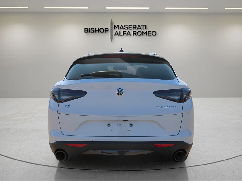 New 2025 White Alfa Romeo Base image 6