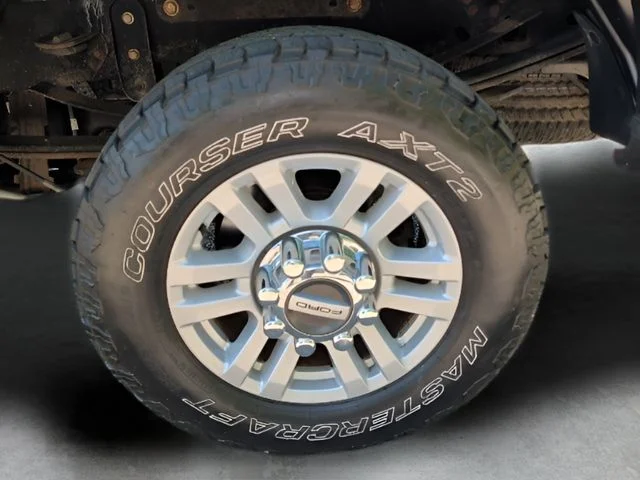 Used 2017 Gray Ford XL image 10
