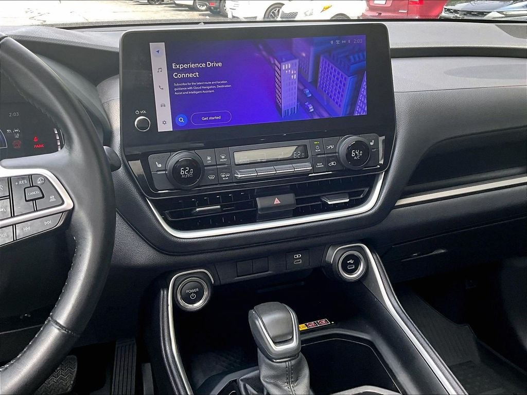 Used 2025 White Toyota XLE image 18