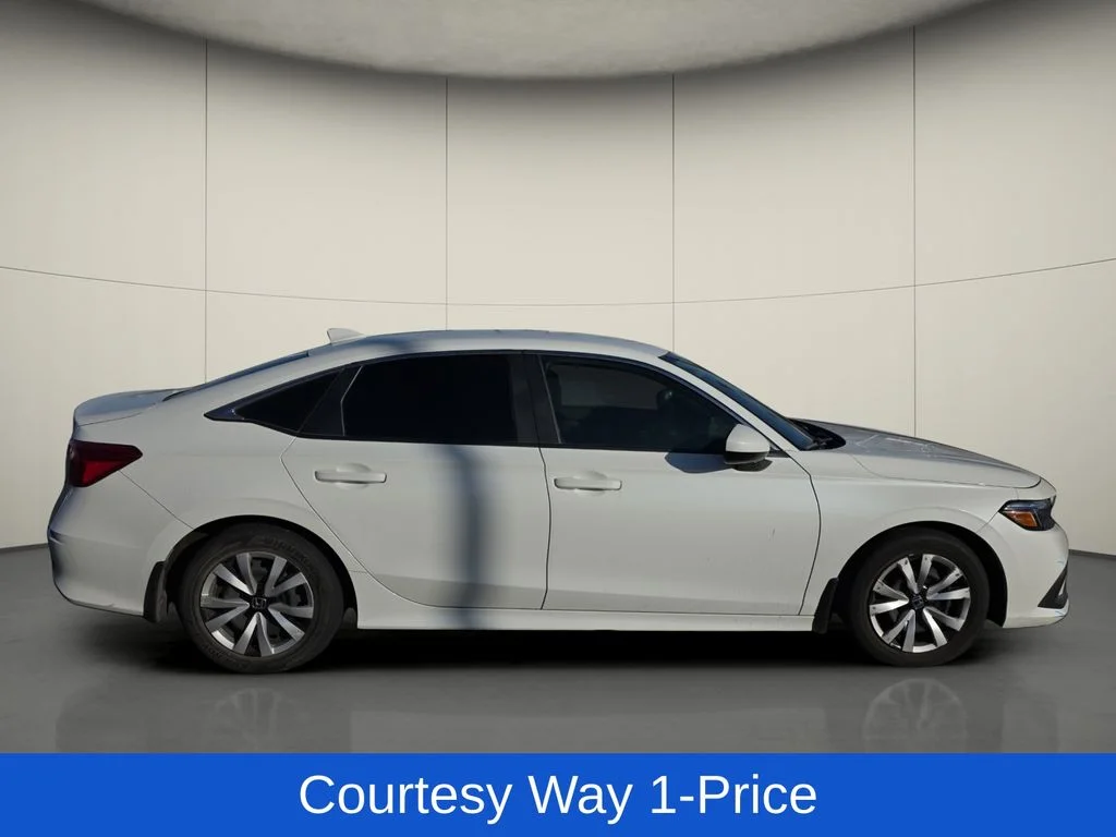 Used 2024 White Honda LX image 10