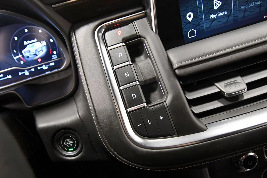 Used 2023  GMC SLE image 23