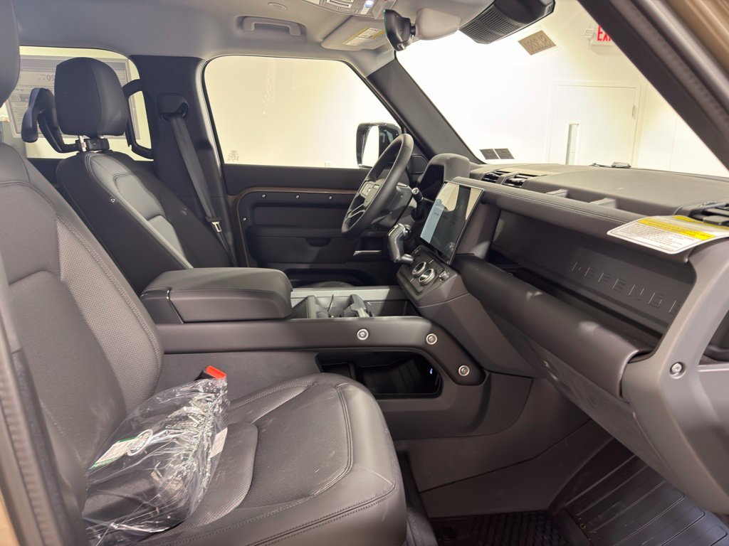 Used 2026 Gondwana Stone Metallic Land Rover S image 25