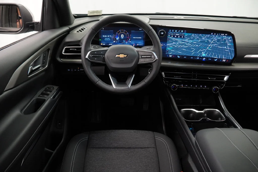 New 2027 Sterling Gray Metallic Chevrolet LT image 14