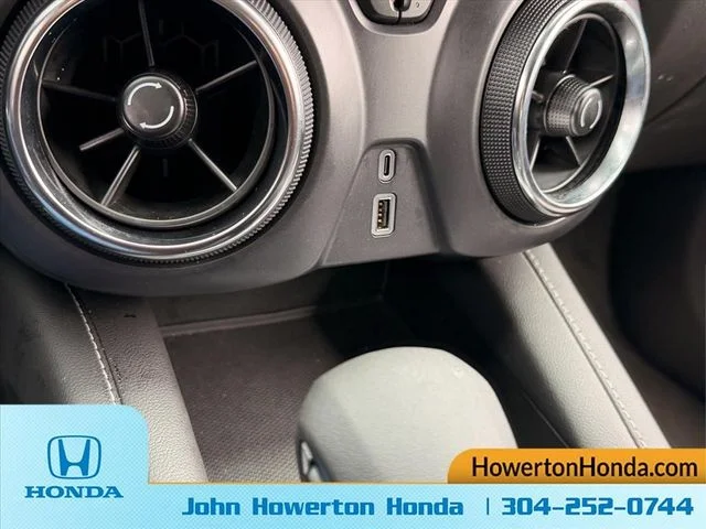 Used 2025 White Chevrolet LT image 25