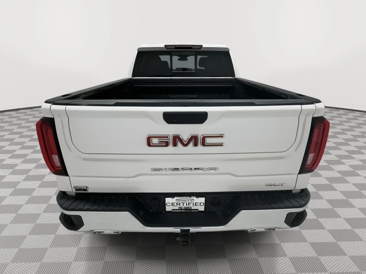 Used 2023 WHITE FROST TRICOAT GMC SLT image 4