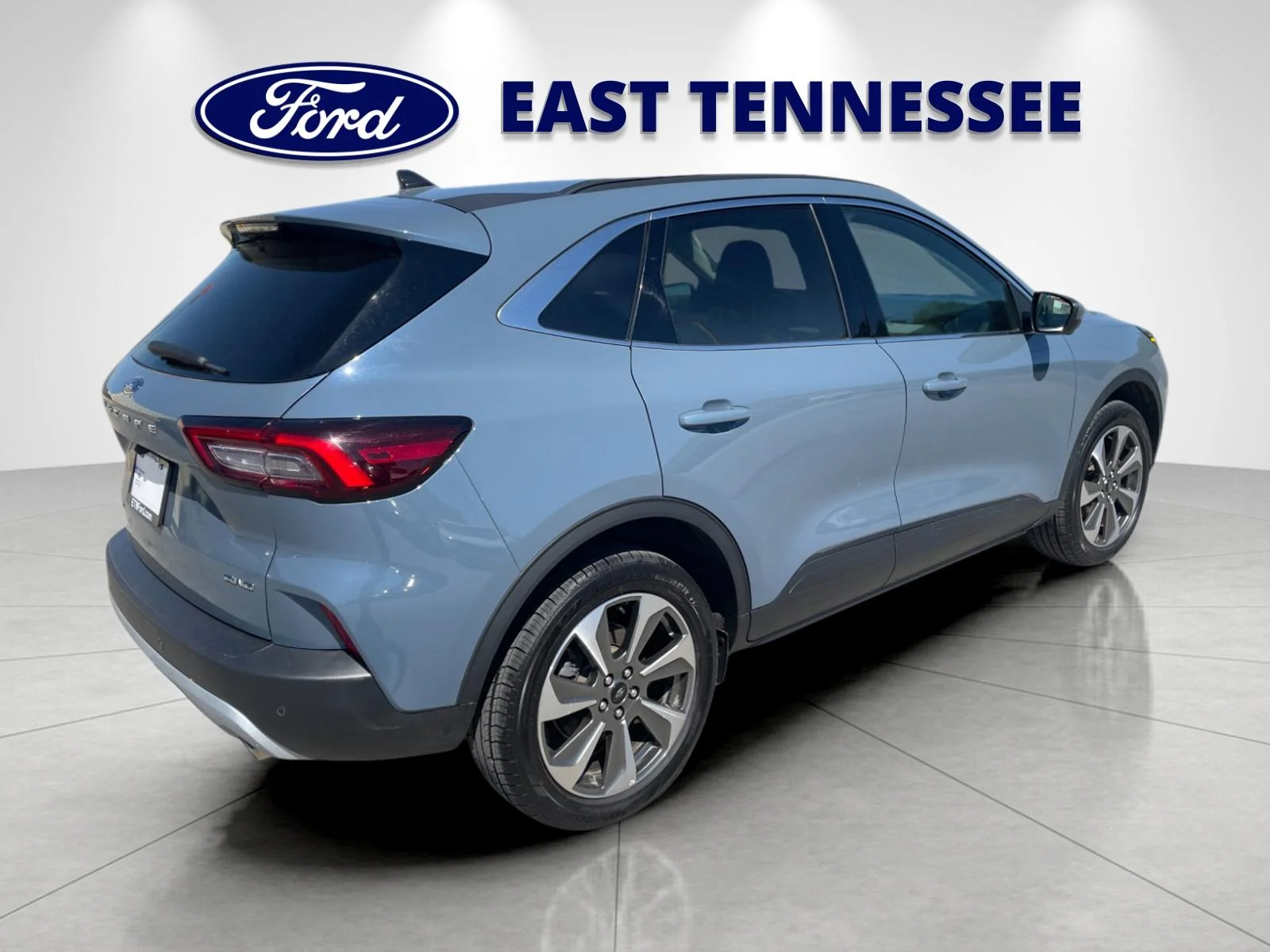 Used 2024  Ford Platinum image 3