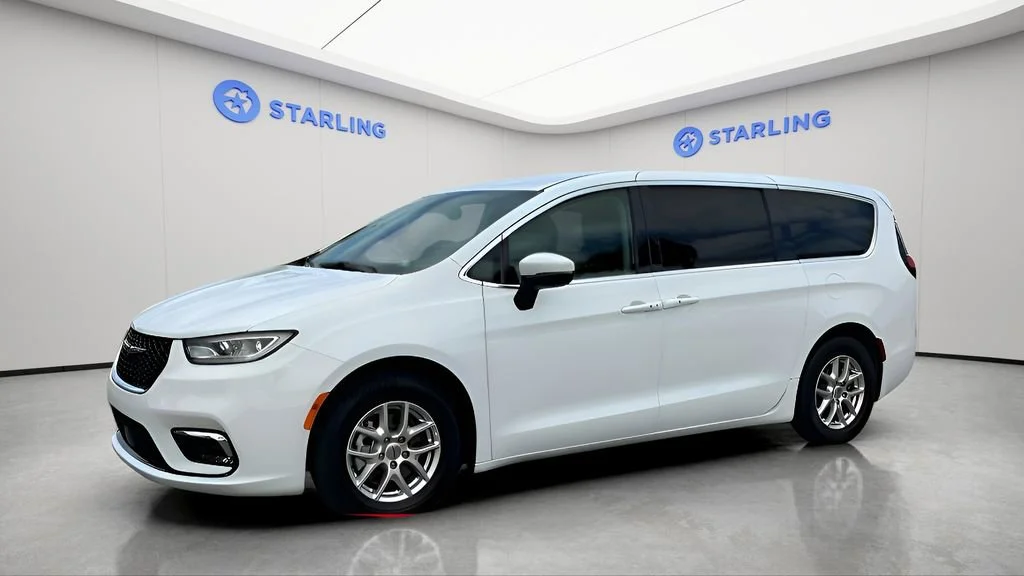 Used 2023 White Chrysler Touring L image 2