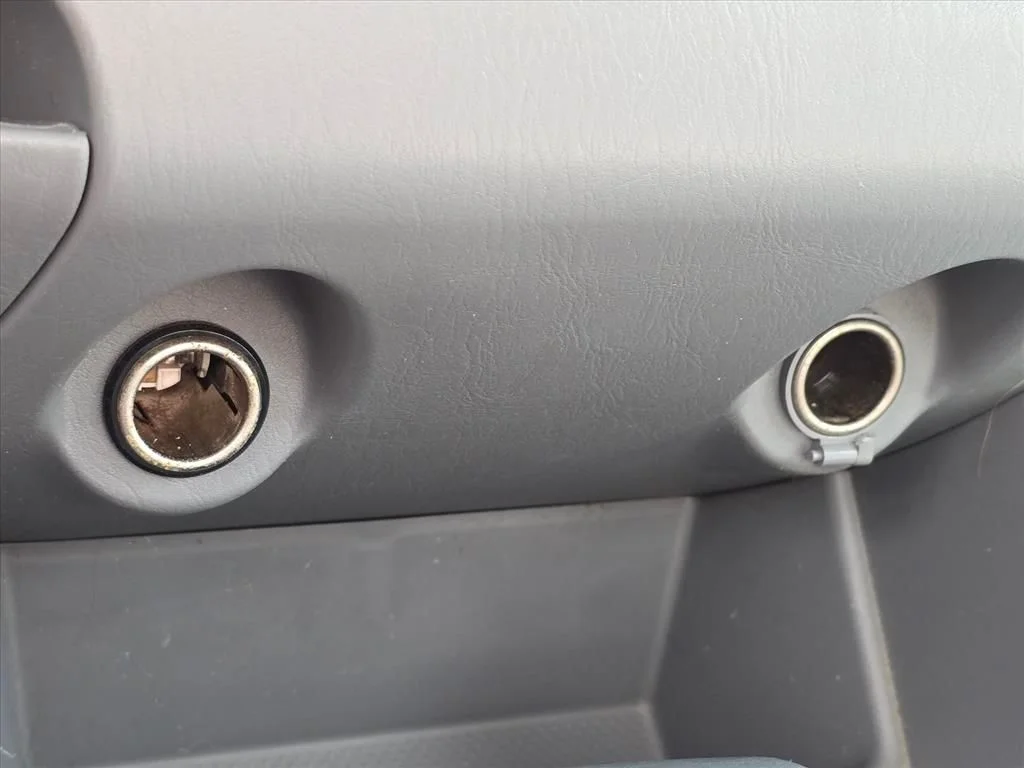 Used 2007 White Toyota  image 20