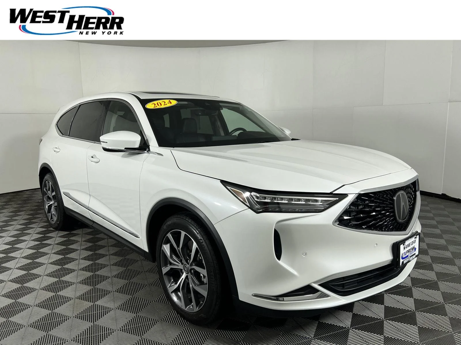 Used 2024 Platinum White Pearl Acura  image 1
