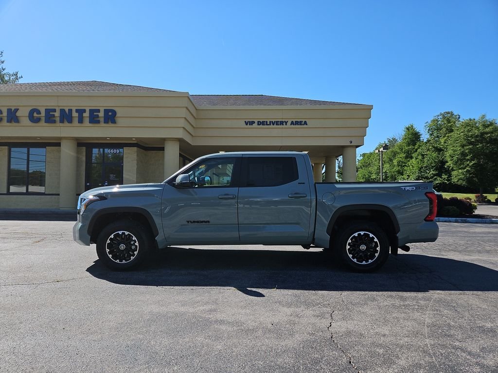 Used 2024  Toyota SR5 image 2