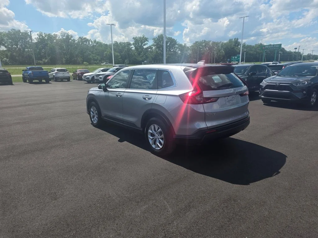 Used 2023 Lunar Silver Metallic Honda LX image 5