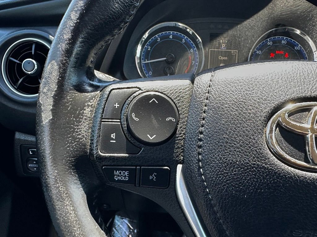 Used 2019 White Toyota SE image 27