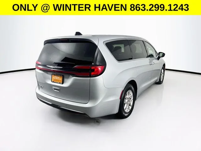 Used 2024 Silver Chrysler Touring L image 7