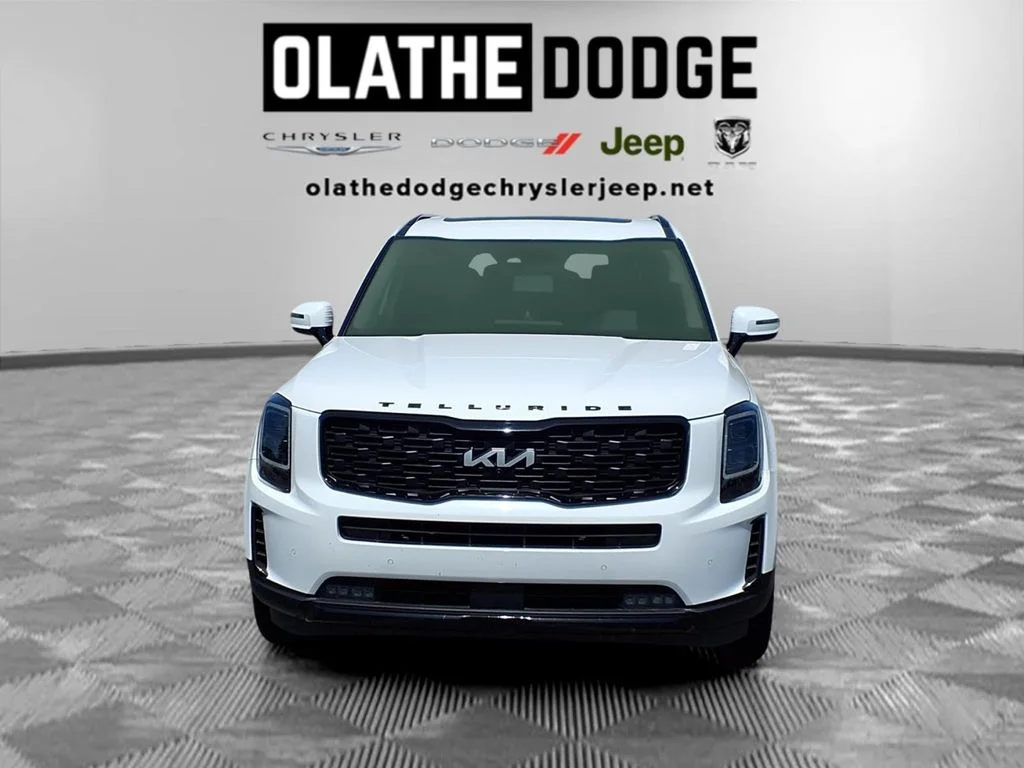 Used 2022 White Kia SX image 32