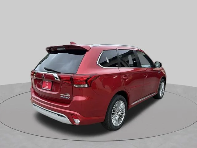 Used 2019 Red Mitsubishi SEL image 3