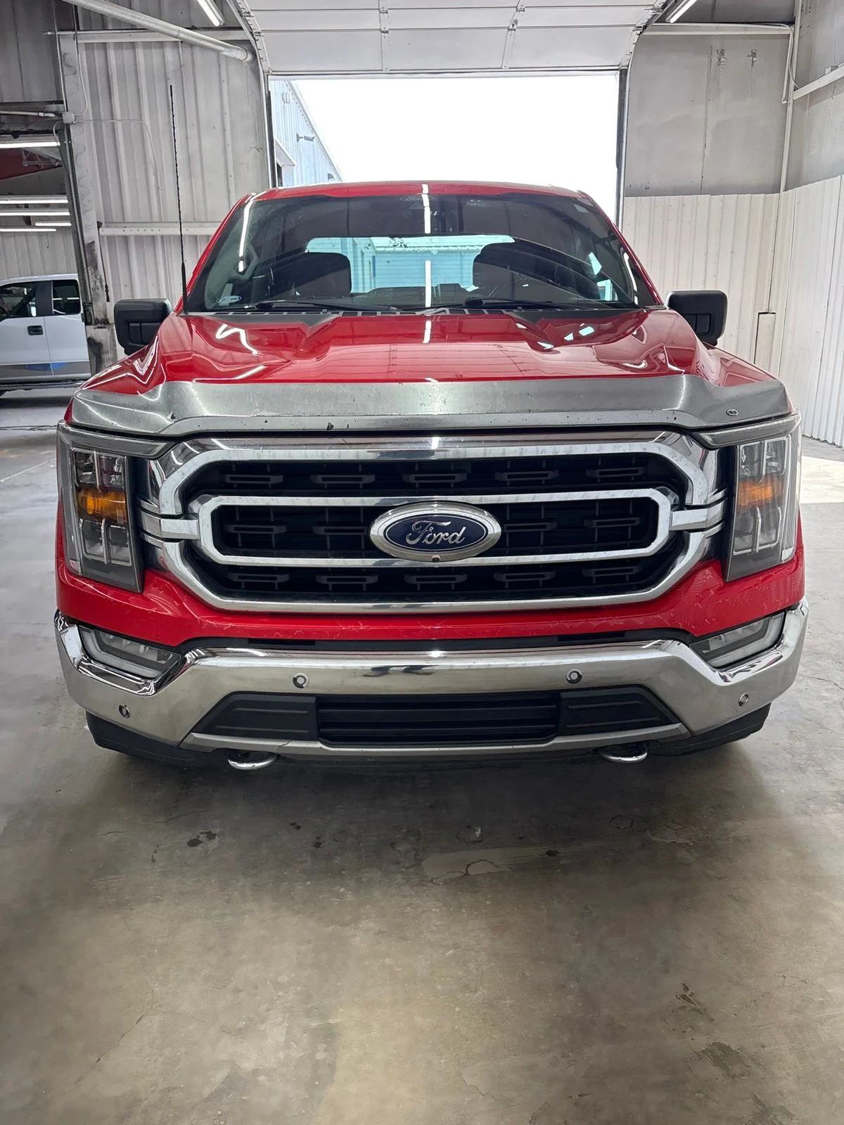 Used 2021 Red Ford XLT image 3