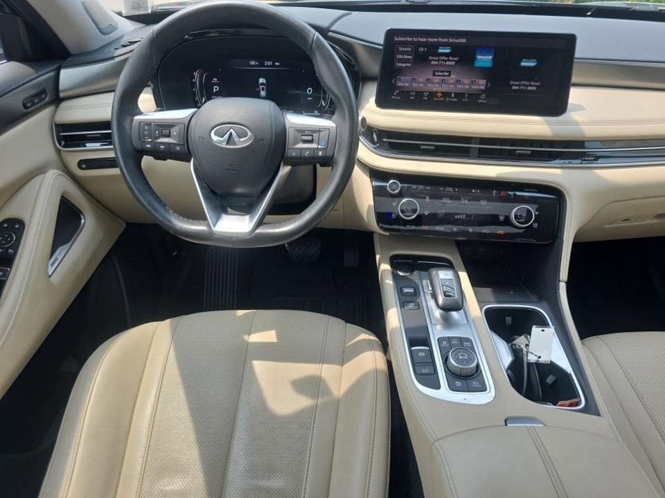 Used 2023 Black INFINITI LUXE image 3