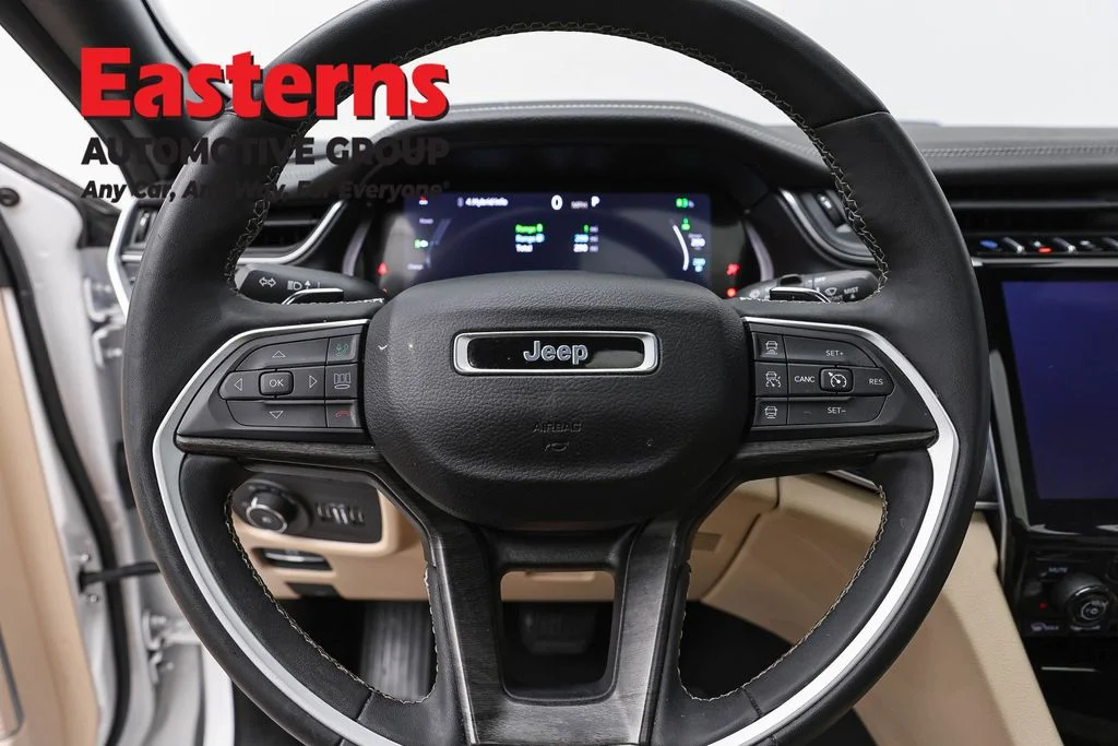 Used 2024 White Jeep 4xe image 10