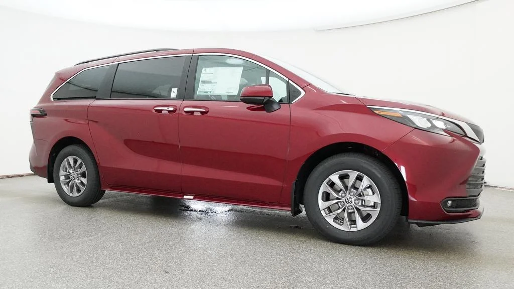New 2026 Ruby Flare Pearl Toyota XLE image 11
