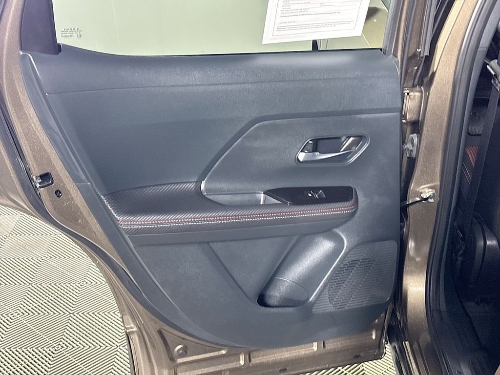 Used 2025 Bronze Metallic Nissan SR image 18