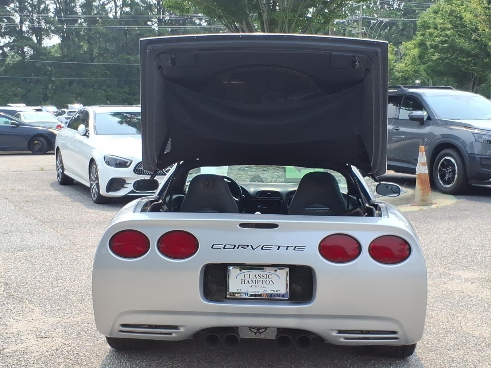 Used 2001 Quicksilver Metallic Chevrolet  image 26