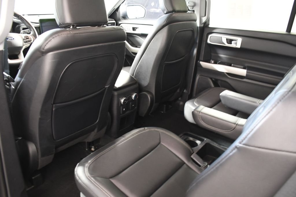 Used 2020 Agate Black Metallic Ford XLT image 26