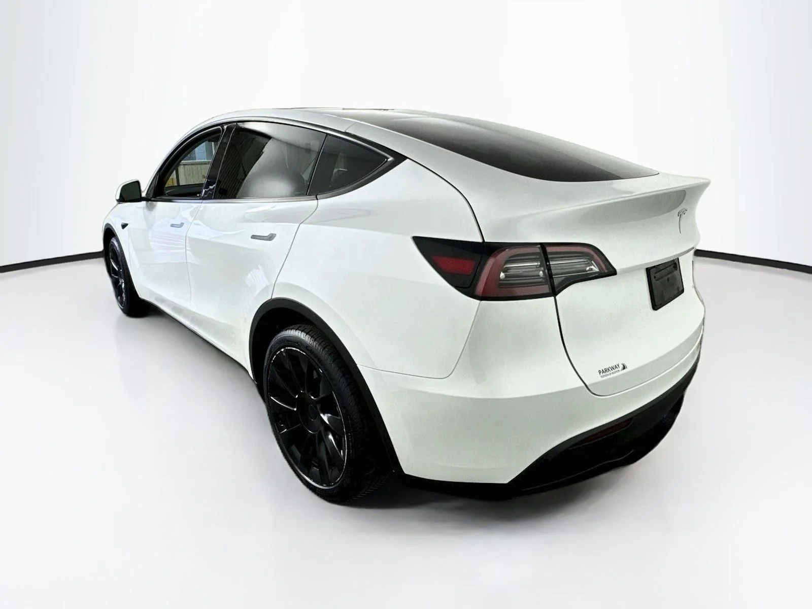Used 2023  Tesla Long Range image 5