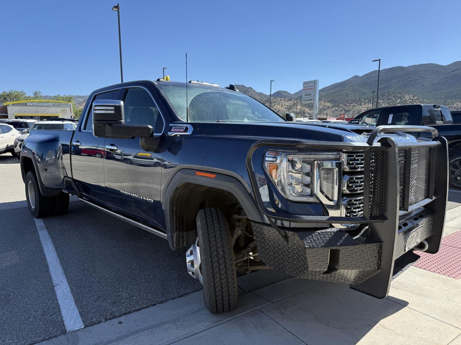 Used 2022 Pacific Blue Metallic GMC Denali image 4