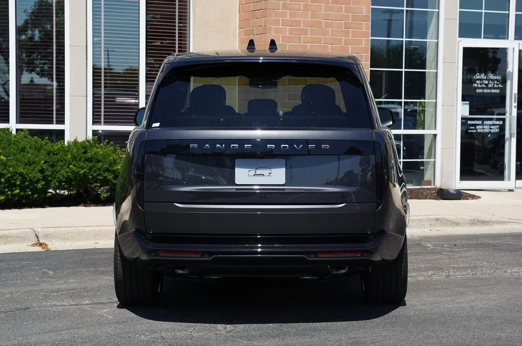 New 2026 Carpathian Grey Land Rover SE image 5
