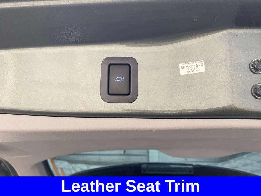 Used 2019 Green Toyota XLE image 18