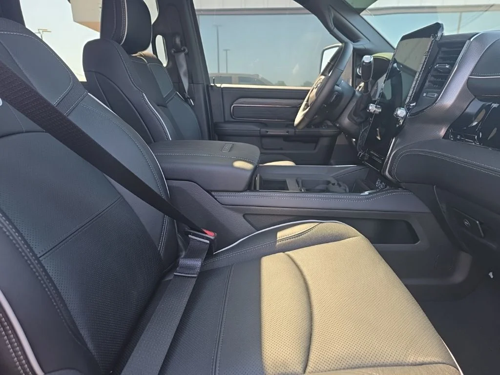 New 2026 Ceramic Gray Clear-Coat Exterior Paint RAM Limited image 11