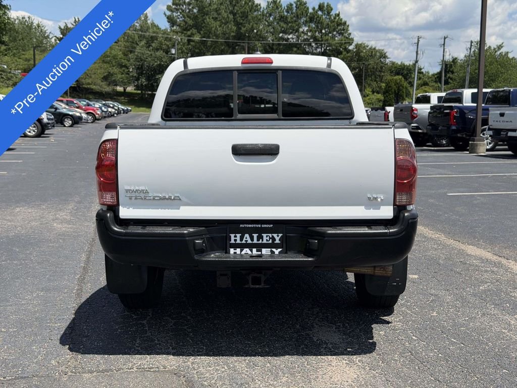 Used 2012 White Toyota Base image 20