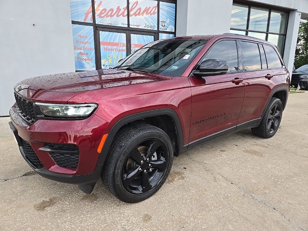 Used 2023 Jeep Grand Cherokee Altitude with VIN 1C4RJHAG2P8889863 for sale in Kansas City
