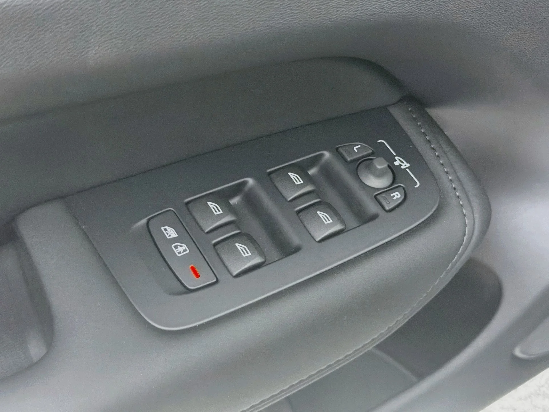 New 2027 Denim Blue Volvo Plus image 17