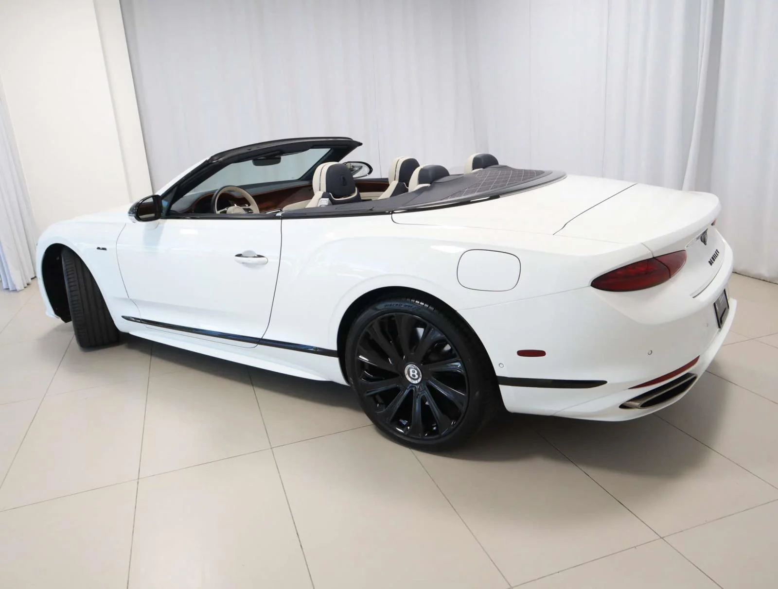 Used 2025 Glacier White Bentley GT Speed Convertible image 3