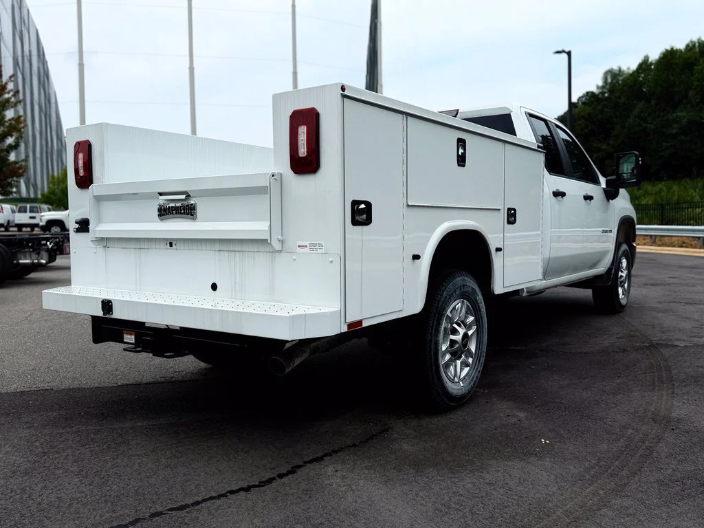 New 2026 Summit White Chevrolet WT image 3
