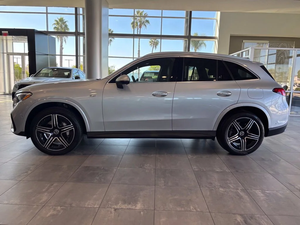 Used 2025 Silver Mercedes-Benz GLC 350e image 9