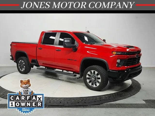 2024 Chevrolet Silverado HD Custom 4WD Crew Cab Standard Box's photo