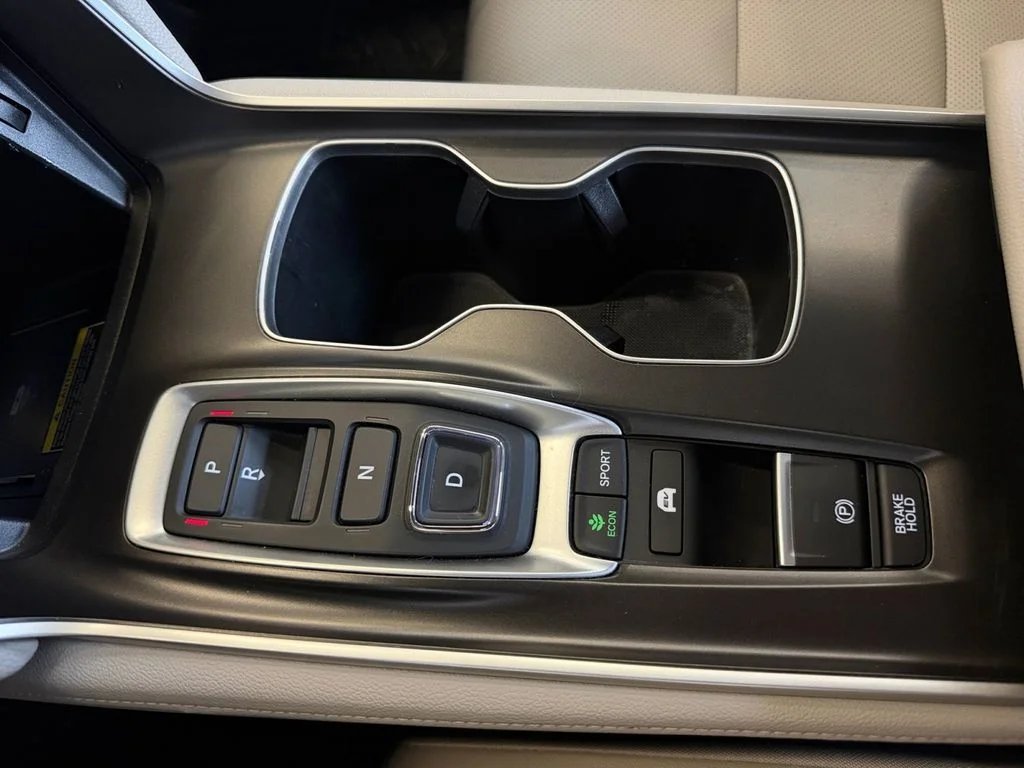 Used 2022 White Honda Touring image 34