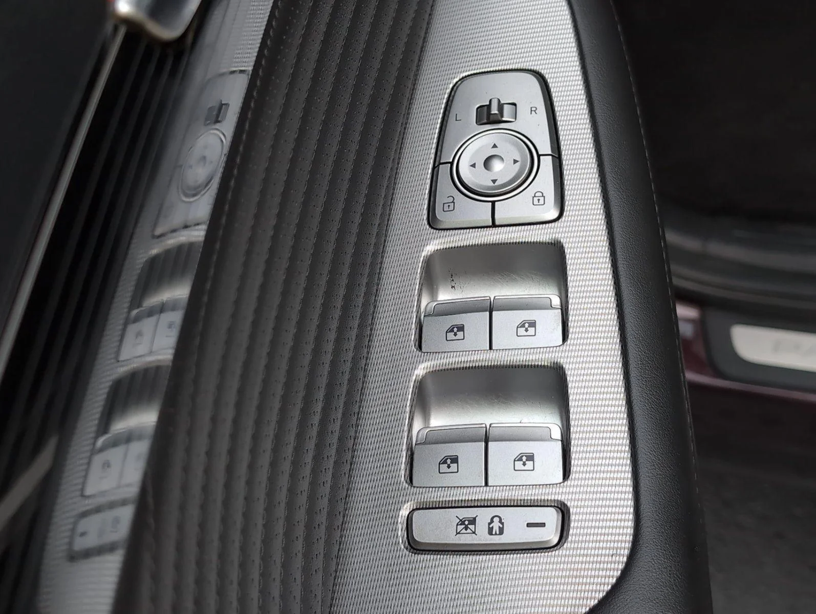 Used 2024 Sierra Burgundy Hyundai Calligraphy image 21