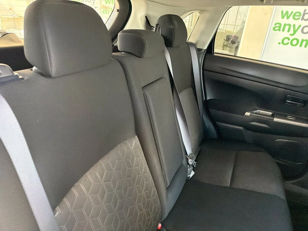 Used 2020 Black Mitsubishi  image 20