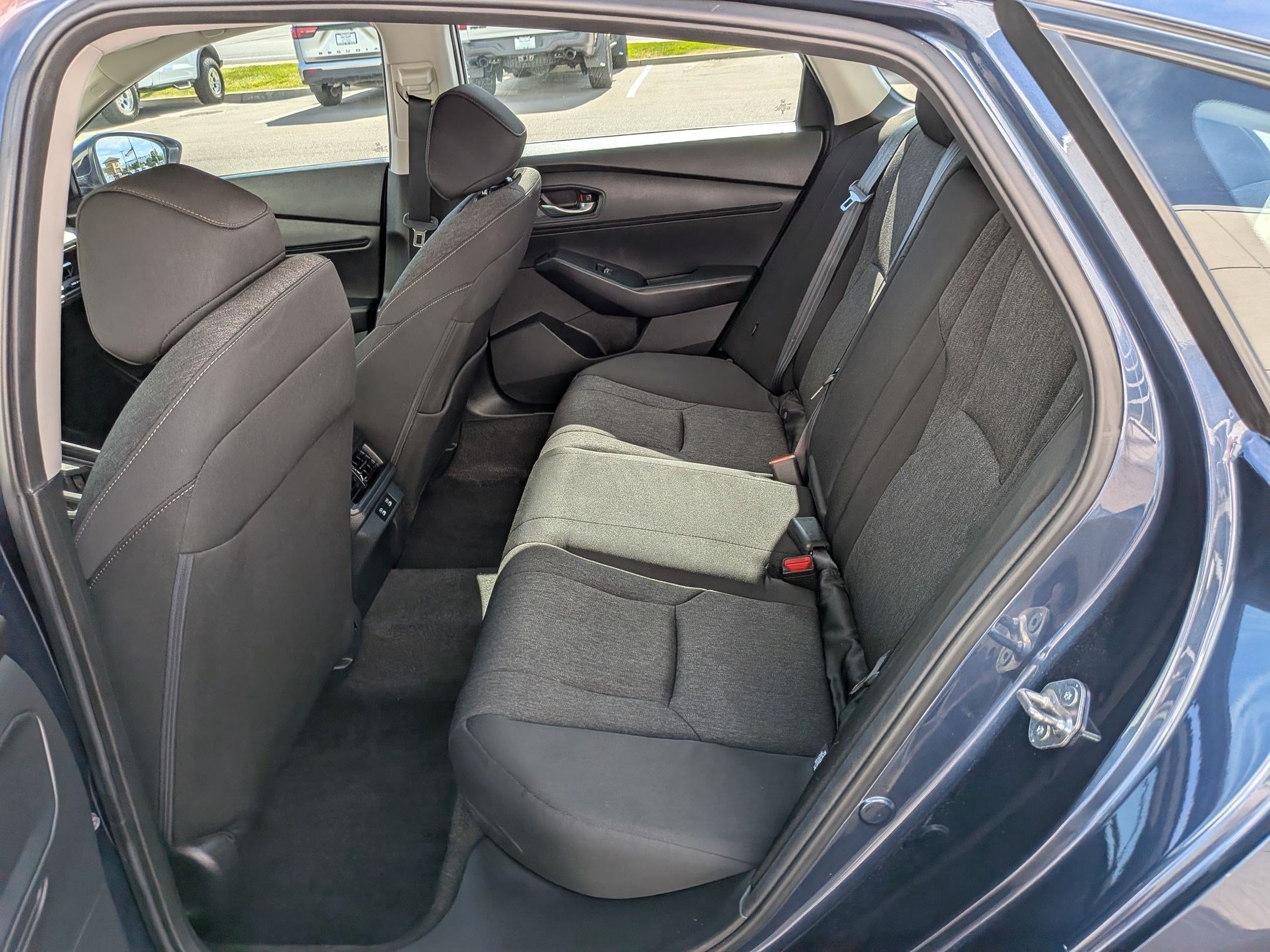 Used 2025 Blue Honda SE image 30