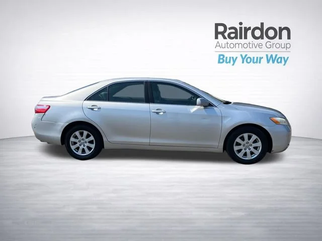 Used 2008 Classic Silver Metallic Toyota LE image 8